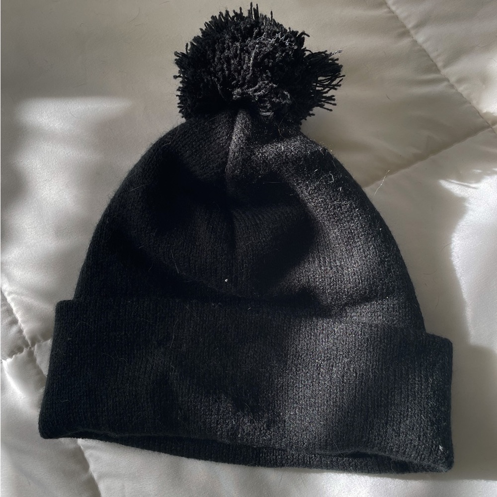 Beanie - Picture 3 of 4